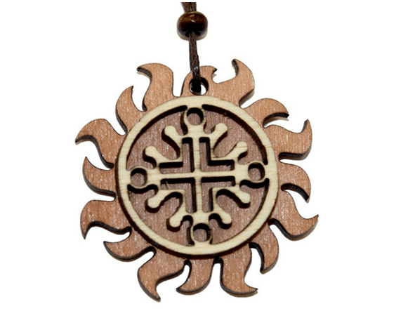 DIY privjesak od drvenog amuleta